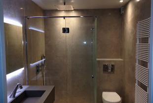 Renovation salle de douche avec parroies sur mesure

